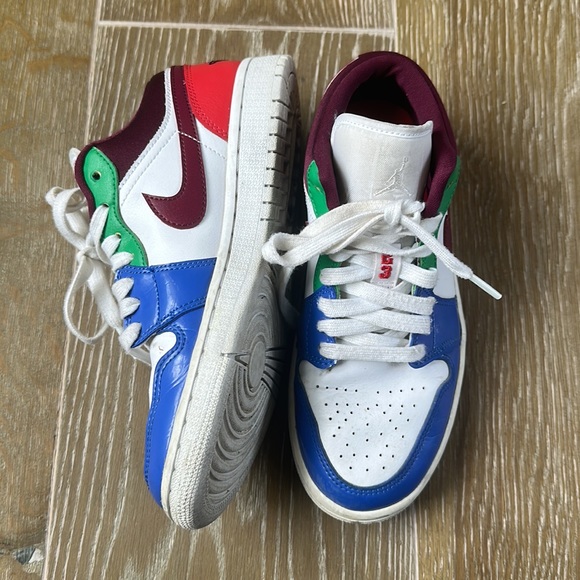 Jordan 1s low top - Picture 2 of 3